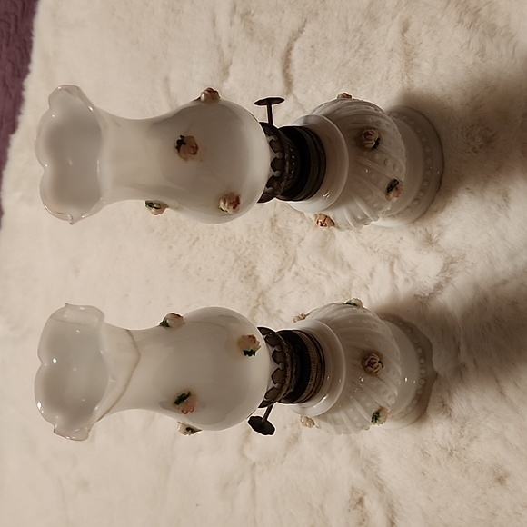 VINTAGE OIL LAMPS Other - VINTAGE  SET OF 2  OIL LAMPS ( SEE INFORMATION  BELOW ) !!